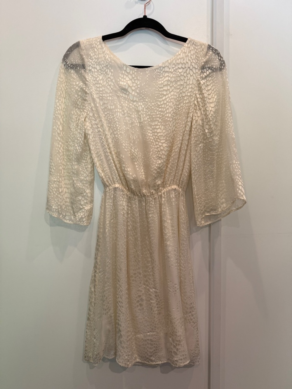 Alice + Olivia Ivory Textured Long Sleeve Open Back Dress